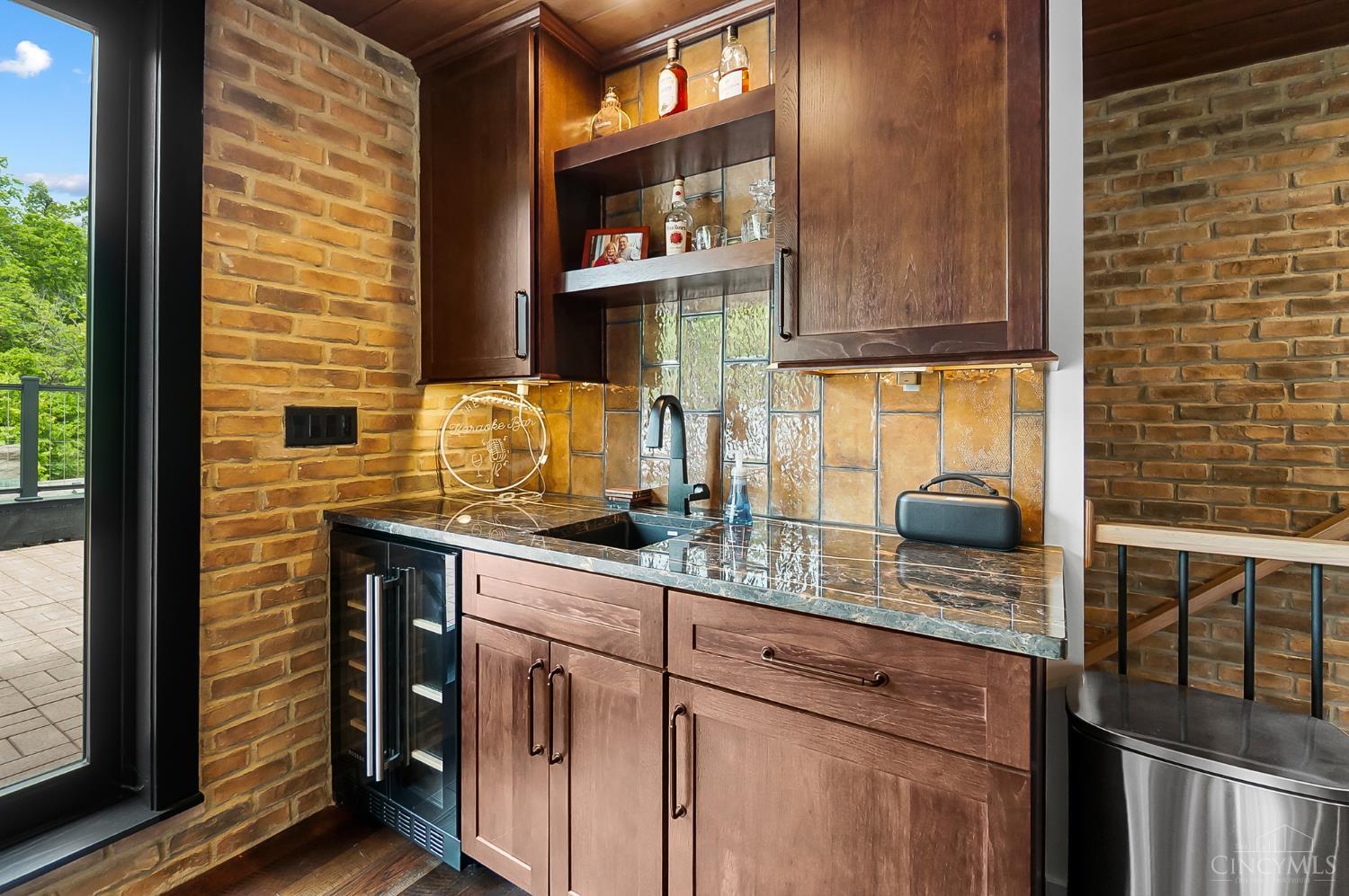 Cincinnati, Ohio, 45202, United States, 3 Bedrooms Bedrooms, ,4 BathroomsBathrooms,Residential,Active,1922745