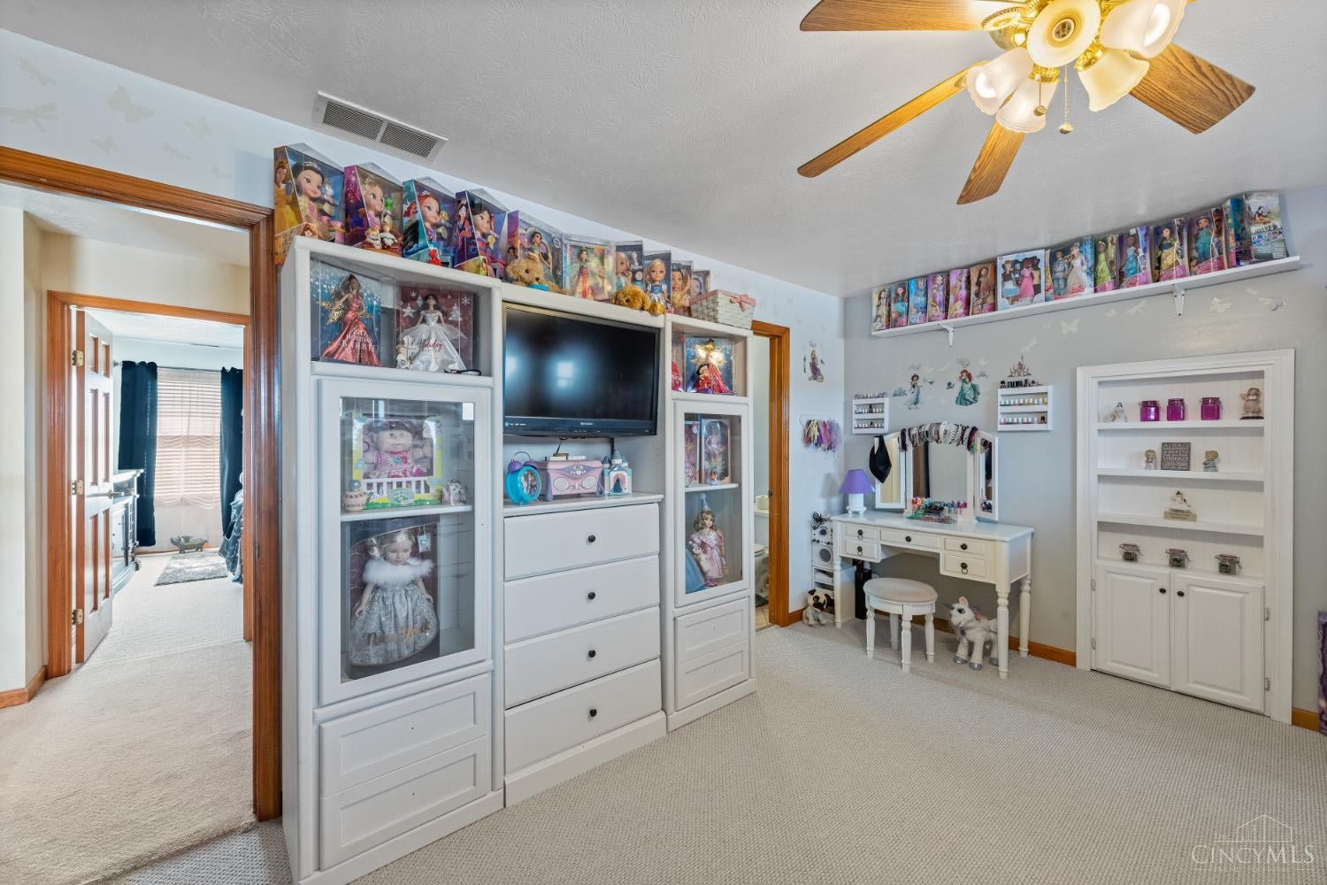 Wayne Twp, Ohio, 45067, United States, 5 Bedrooms Bedrooms, ,6 BathroomsBathrooms,Residential,Active,1892390