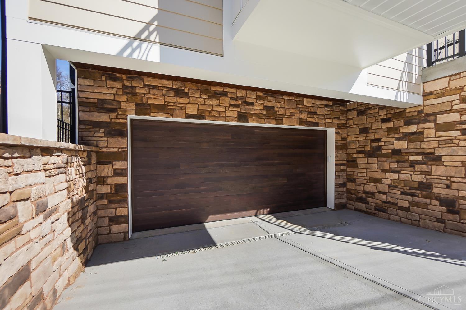 Cincinnati, Ohio, 45202, United States, 3 Bedrooms Bedrooms, ,4 BathroomsBathrooms,Residential,Active,1922745