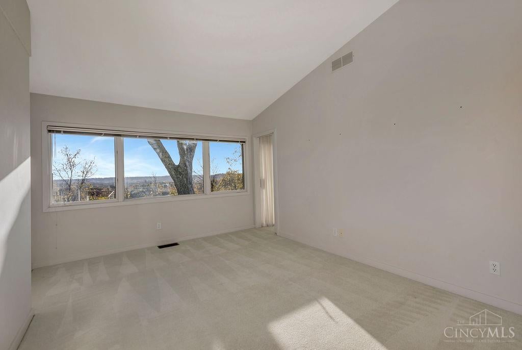 Indian Hill, Ohio, 45243, United States, 4 Bedrooms Bedrooms, ,2 BathroomsBathrooms,Residential,Active,1986910