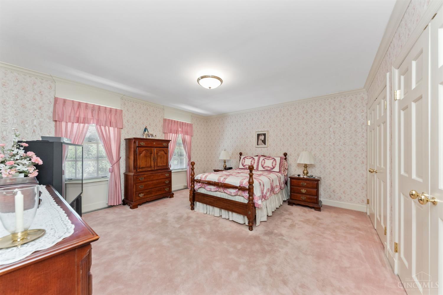 Evendale, Ohio, 45241, United States, 4 Bedrooms Bedrooms, ,4 BathroomsBathrooms,Residential,Active,1920230