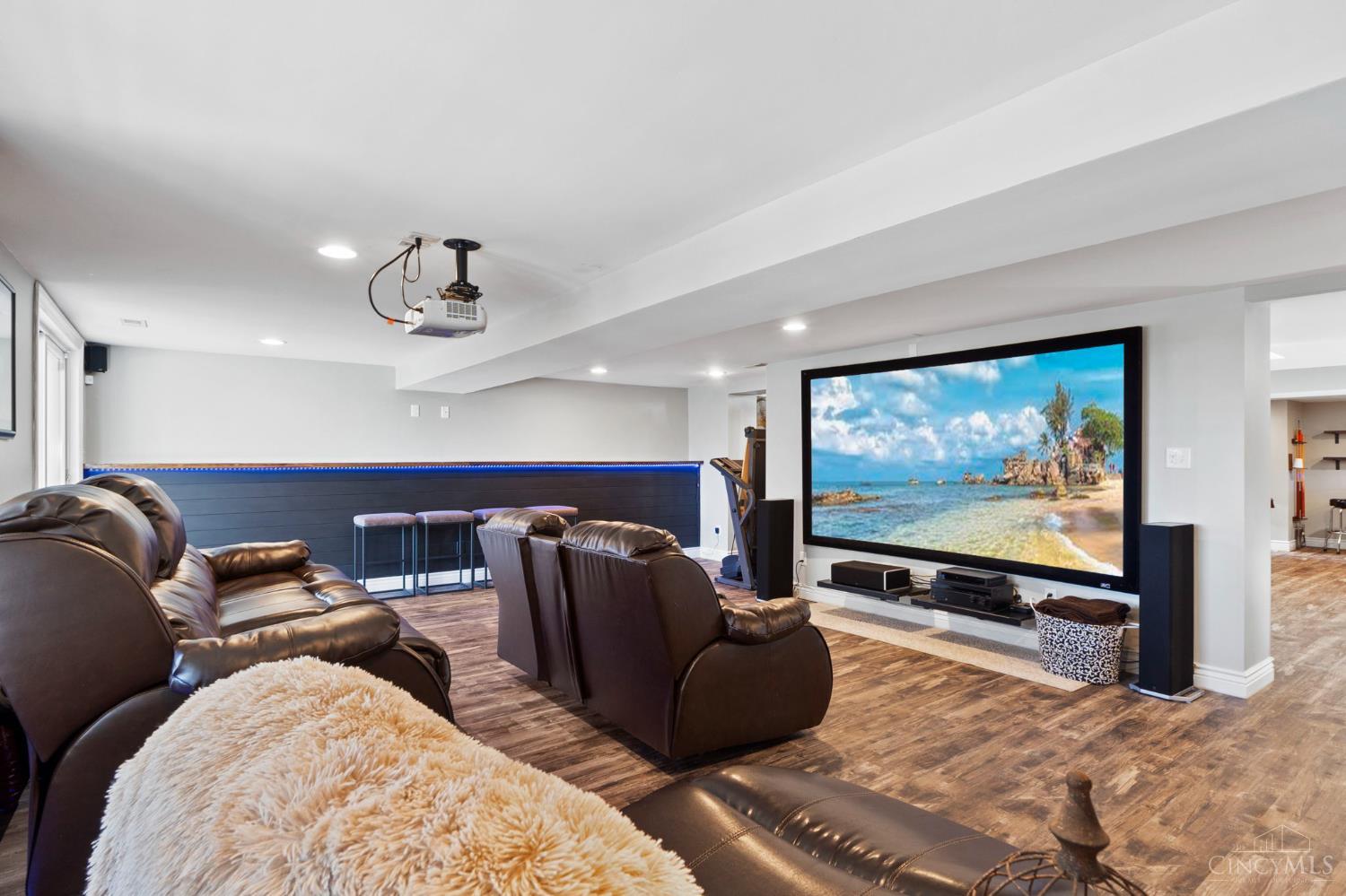 West Chester, Ohio, 45011, United States, 4 Bedrooms Bedrooms, ,6 BathroomsBathrooms,Residential,Active,1987249