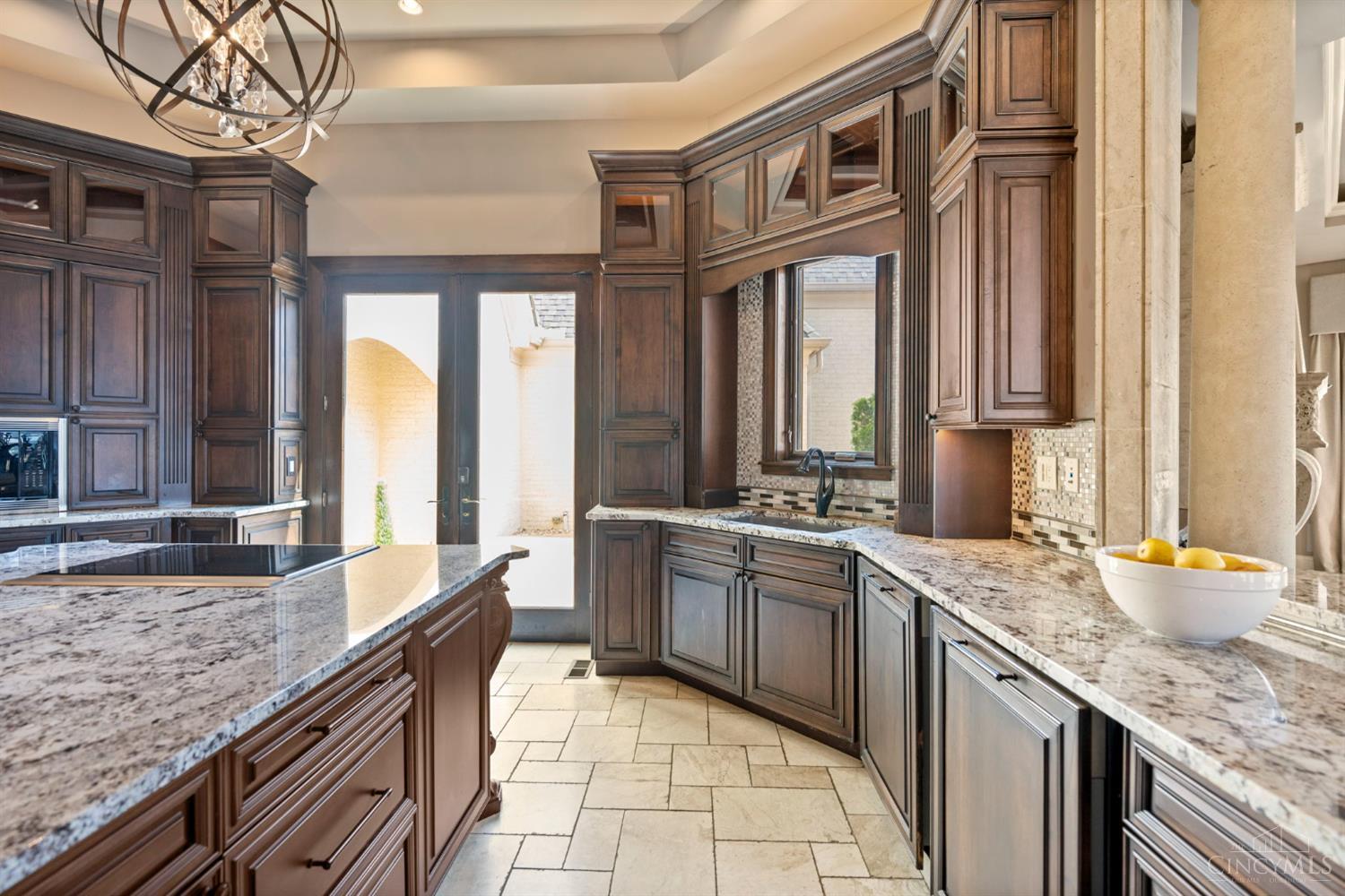 Deerfield Twp., Ohio, 45040, United States, 6 Bedrooms Bedrooms, ,8 BathroomsBathrooms,Residential,Active,1904704