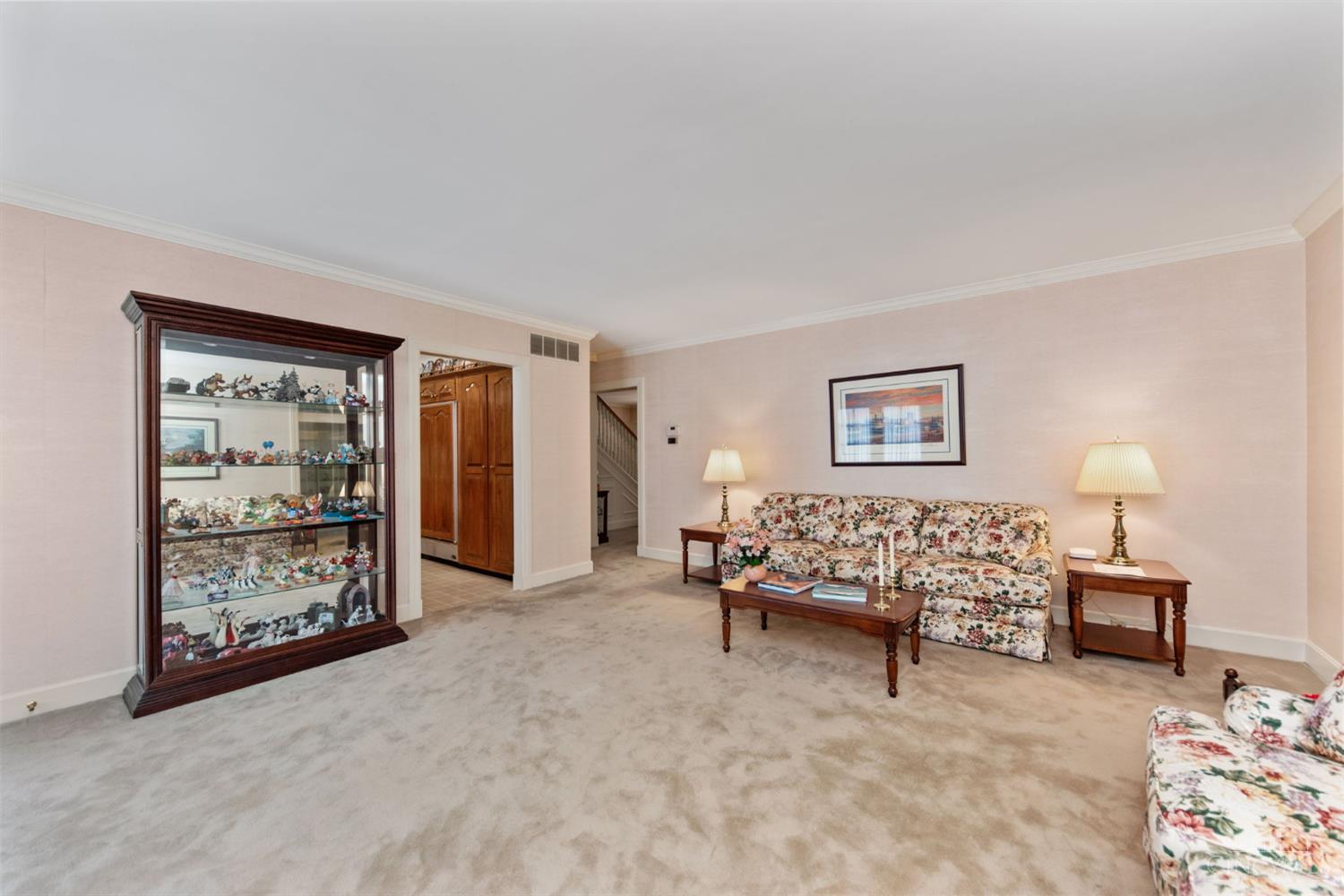 Evendale, Ohio, 45241, United States, 4 Bedrooms Bedrooms, ,4 BathroomsBathrooms,Residential,Active,1920230