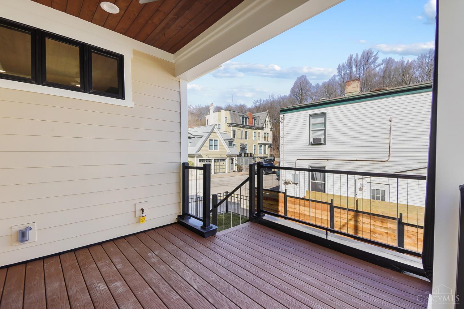 Cincinnati, Ohio, 45202, United States, 3 Bedrooms Bedrooms, ,4 BathroomsBathrooms,Residential,Active,1922745