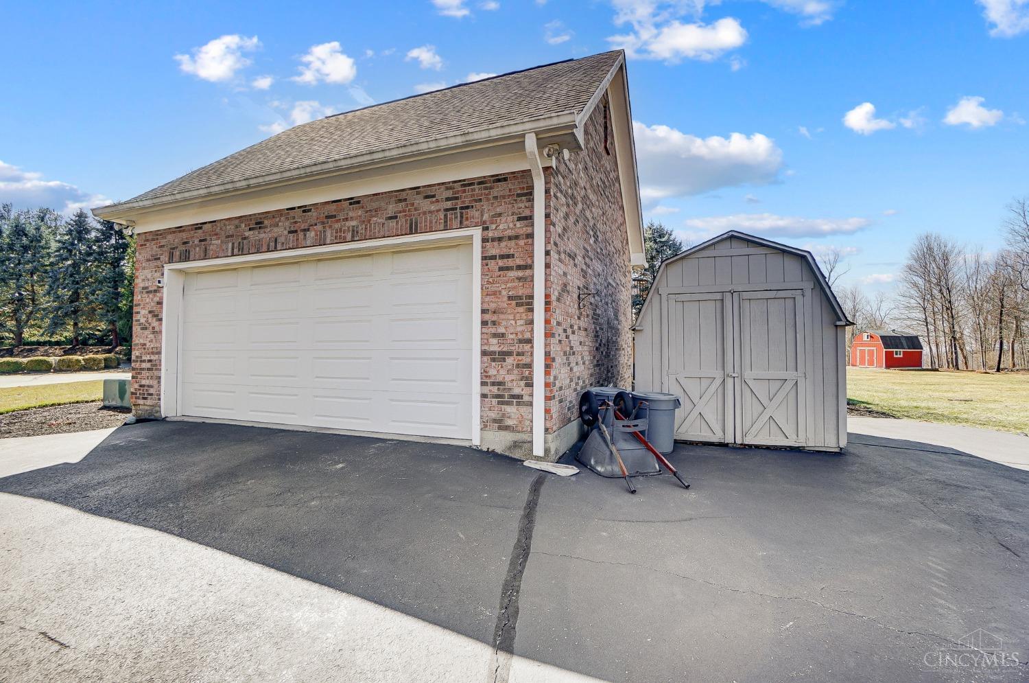 Union Twp, Ohio, 45244, United States, 4 Bedrooms Bedrooms, ,5 BathroomsBathrooms,Residential,Pending,1722734