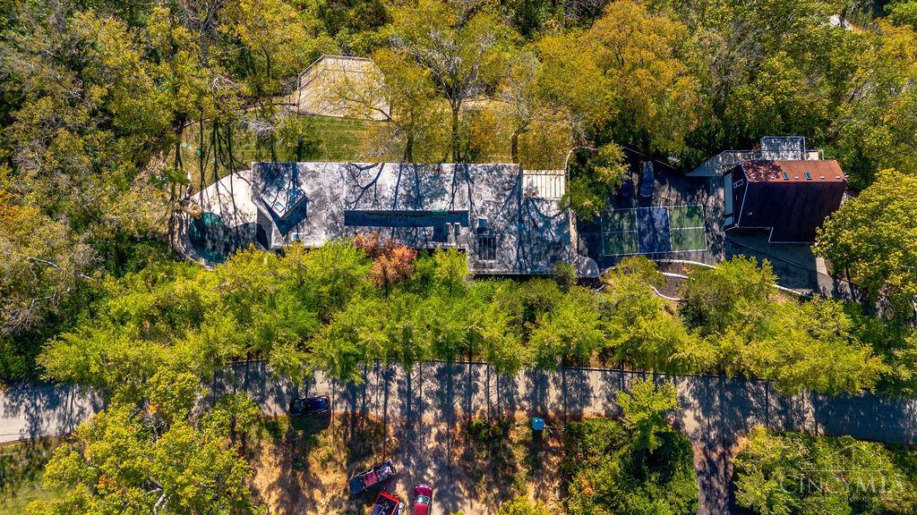 Indian Hill, Ohio, 45243, United States, 4 Bedrooms Bedrooms, ,2 BathroomsBathrooms,Residential,Active,1986910