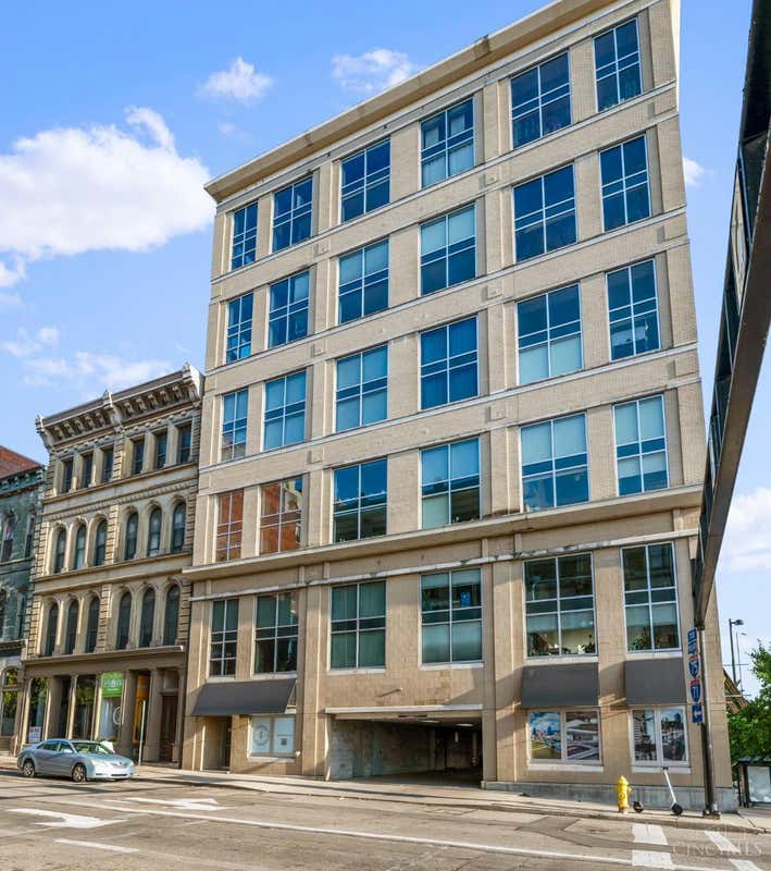 353 W 4th St Unit 600  