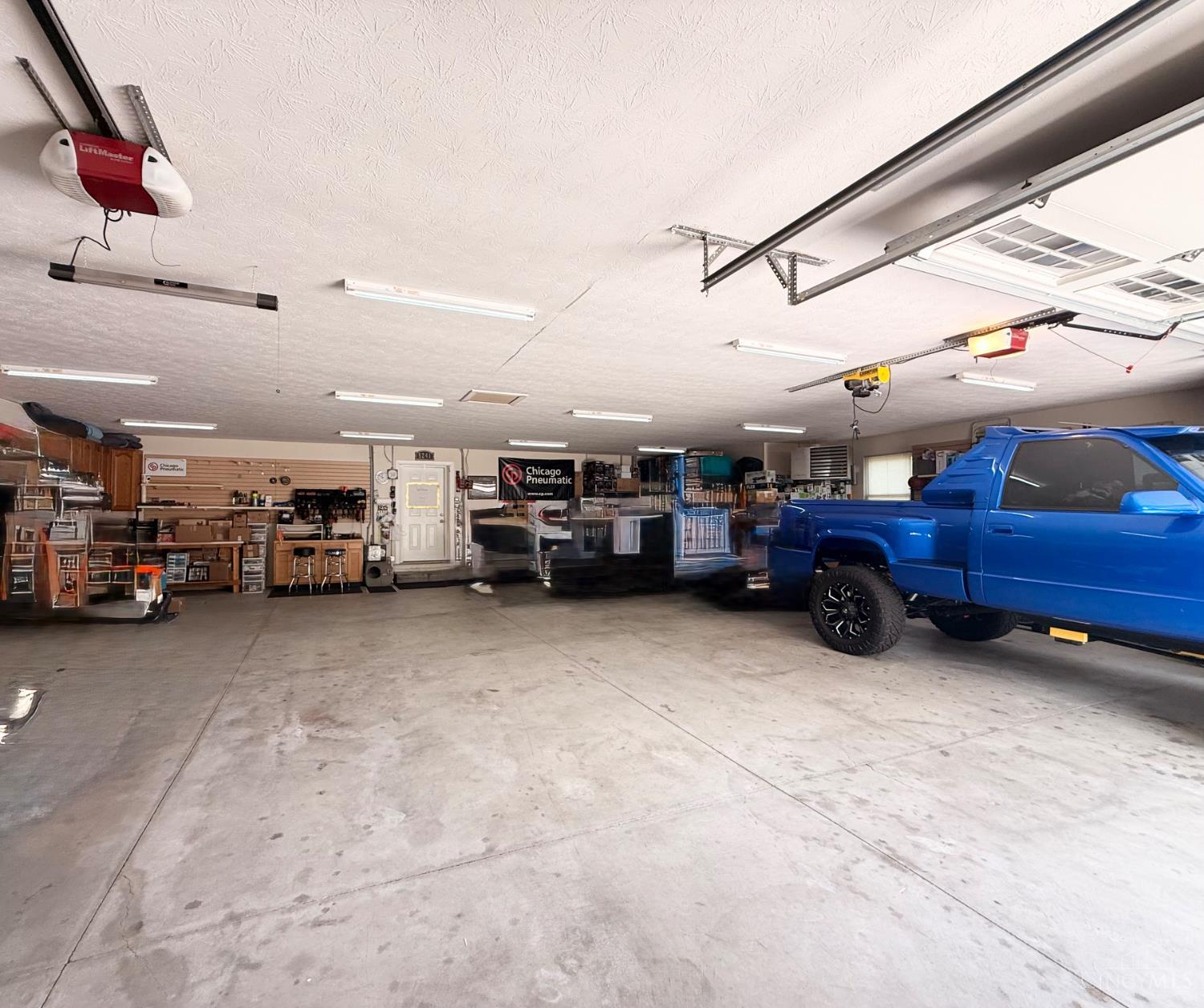 West Chester, Ohio, 45011, United States, 4 Bedrooms Bedrooms, ,6 BathroomsBathrooms,Residential,Active,1987249