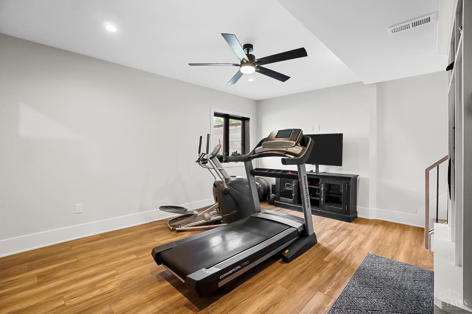 Cincinnati, Ohio, 45202, United States, 3 Bedrooms Bedrooms, ,4 BathroomsBathrooms,Residential,Active,1922745