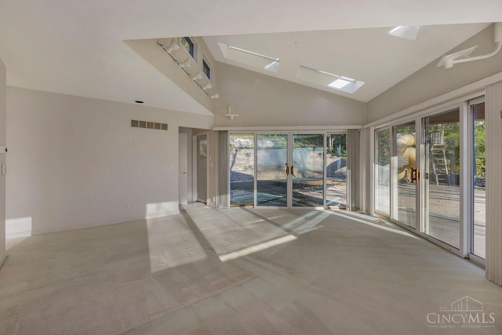 Indian Hill, Ohio, 45243, United States, 4 Bedrooms Bedrooms, ,2 BathroomsBathrooms,Residential,Active,1986910