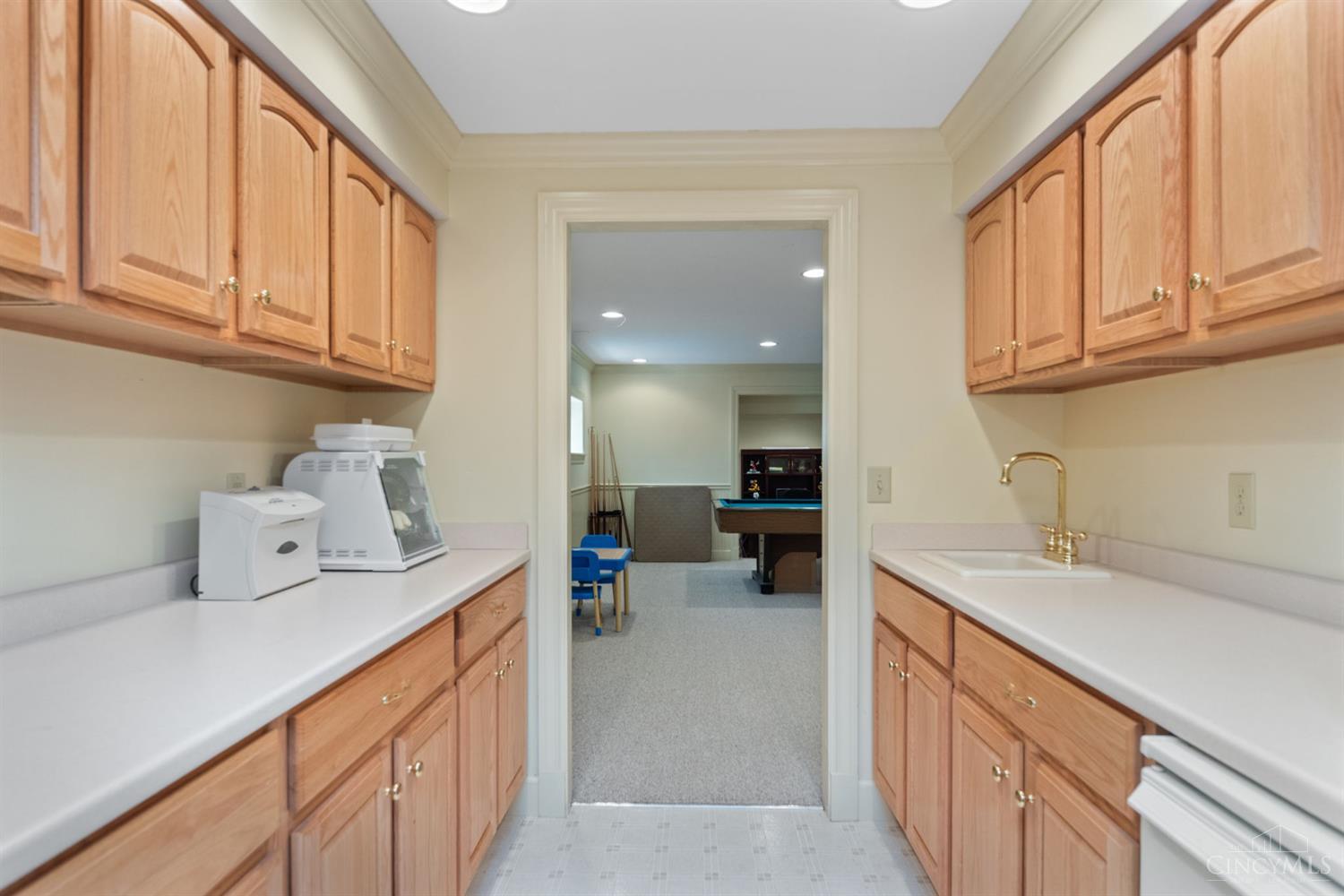 Evendale, Ohio, 45241, United States, 4 Bedrooms Bedrooms, ,4 BathroomsBathrooms,Residential,Active,1920230