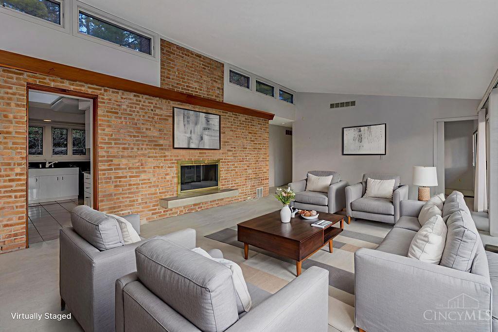 Indian Hill, Ohio, 45243, United States, 4 Bedrooms Bedrooms, ,2 BathroomsBathrooms,Residential,Active,1986910