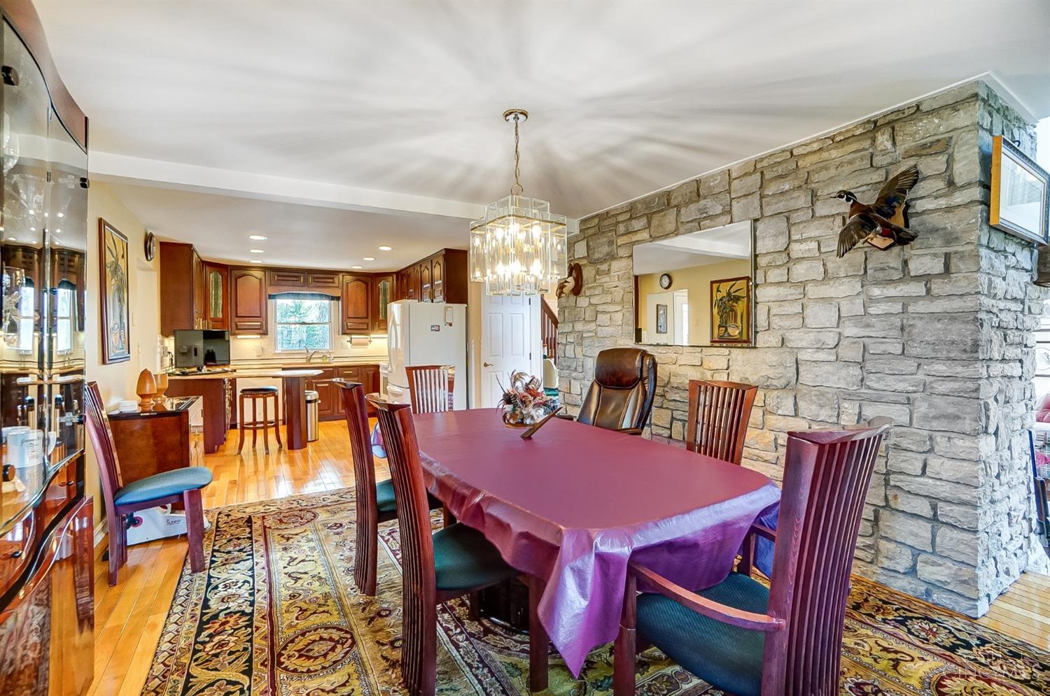 Union Twp, Ohio, 45244, United States, 4 Bedrooms Bedrooms, ,5 BathroomsBathrooms,Residential,Pending,1722734