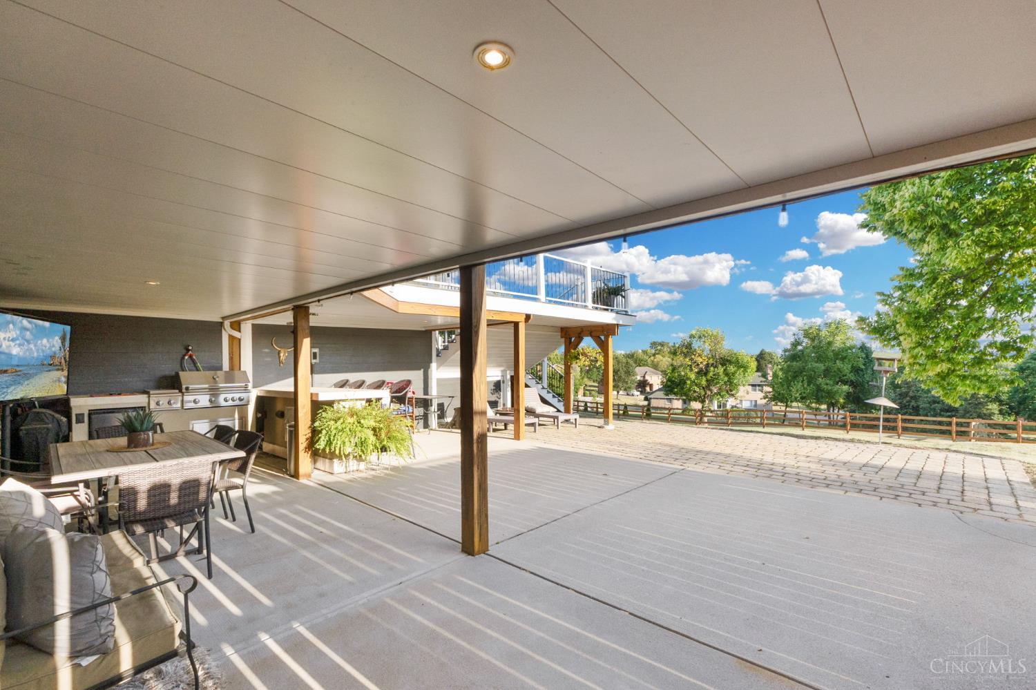 West Chester, Ohio, 45011, United States, 4 Bedrooms Bedrooms, ,6 BathroomsBathrooms,Residential,Active,1987249