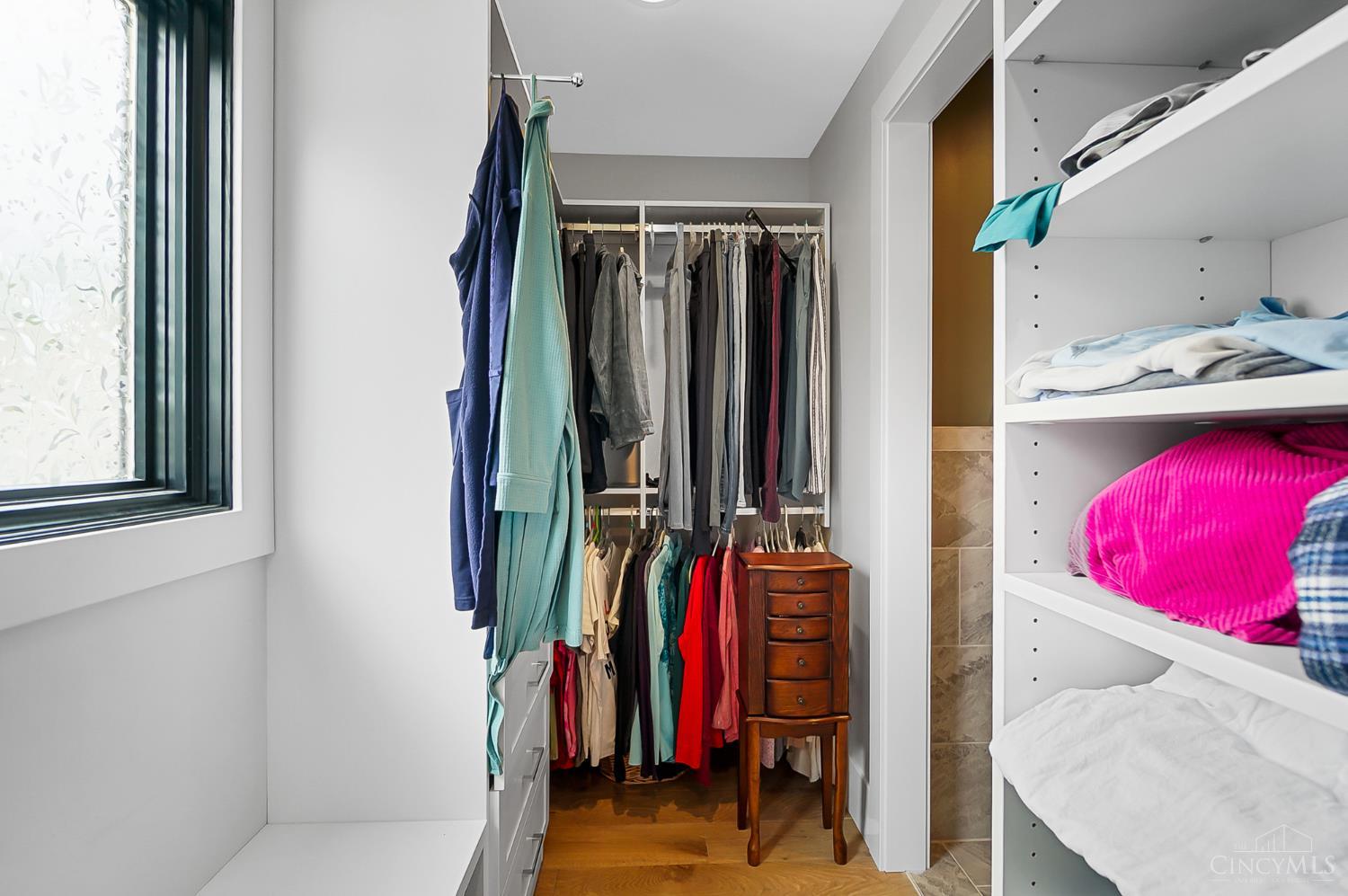 Cincinnati, Ohio, 45202, United States, 3 Bedrooms Bedrooms, ,4 BathroomsBathrooms,Residential,Active,1922745