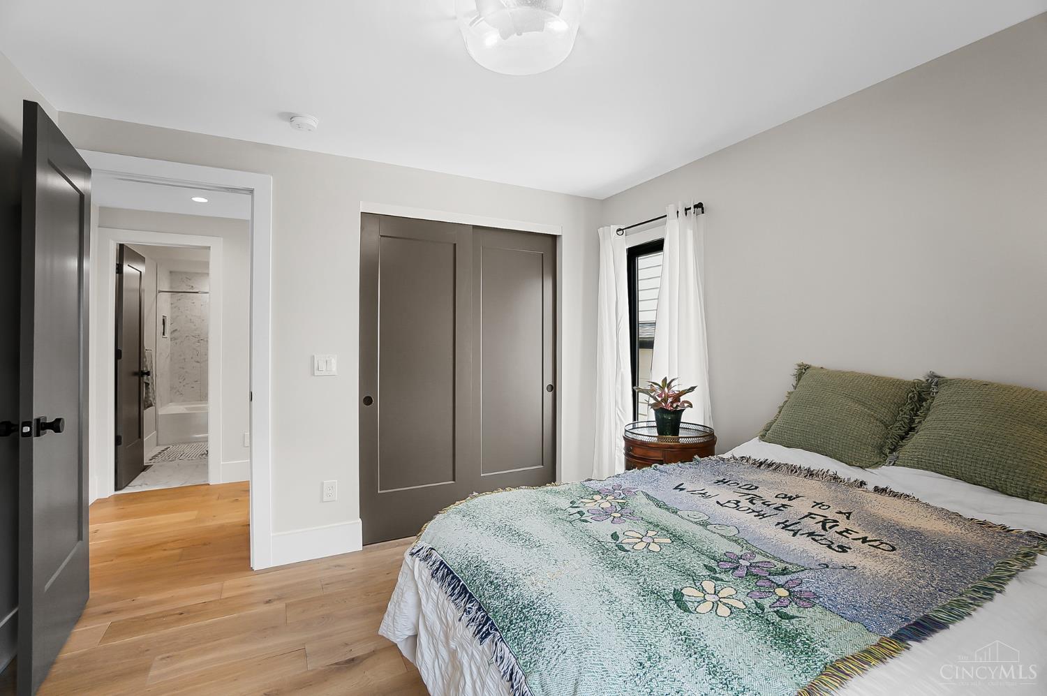 Cincinnati, Ohio, 45202, United States, 3 Bedrooms Bedrooms, ,4 BathroomsBathrooms,Residential,Active,1922745