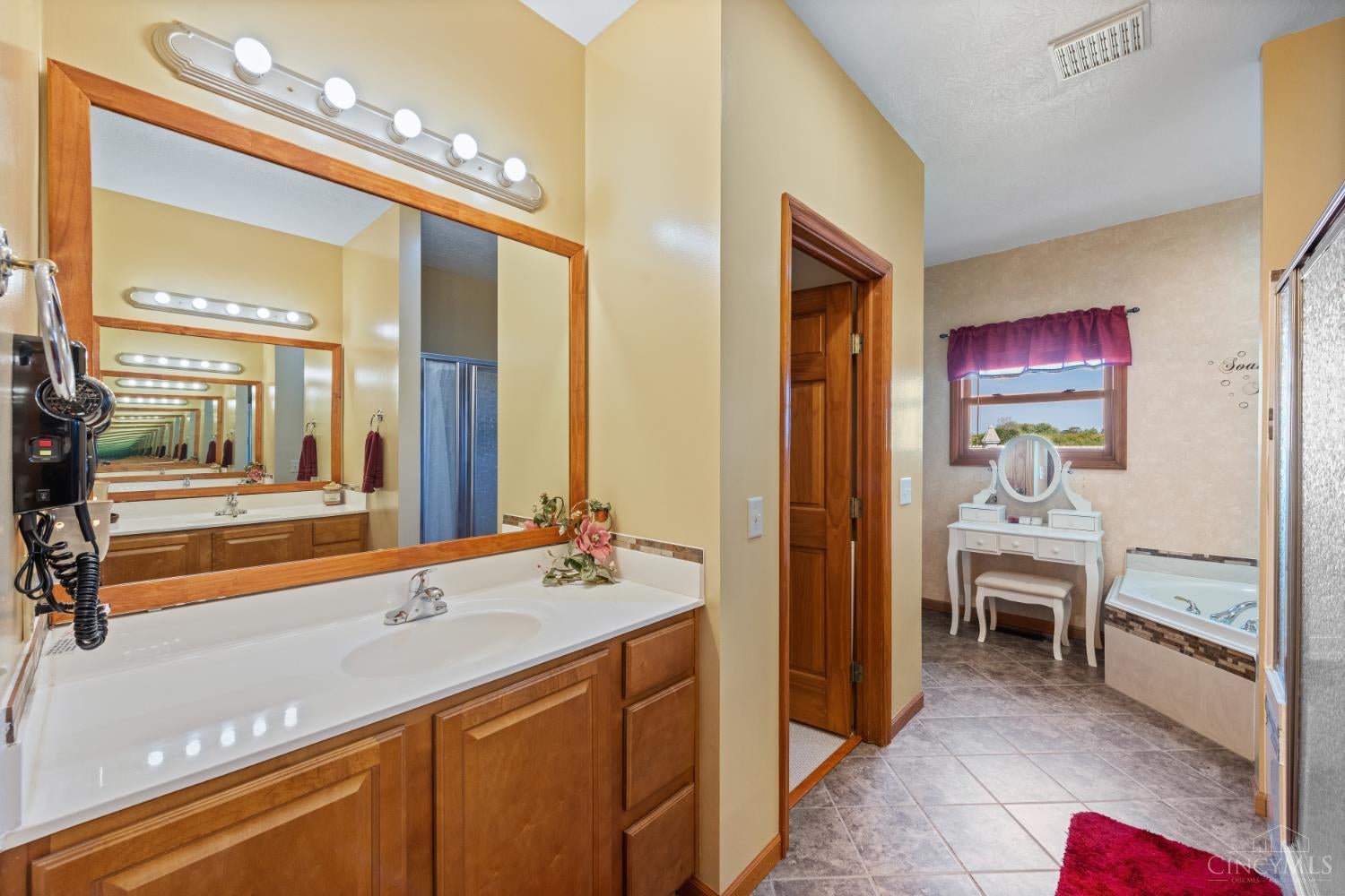 Wayne Twp, Ohio, 45067, United States, 5 Bedrooms Bedrooms, ,6 BathroomsBathrooms,Residential,Active,1892390