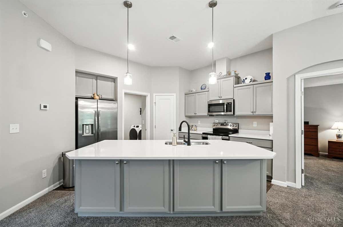 5882 PARKVIEW LN Unit 304