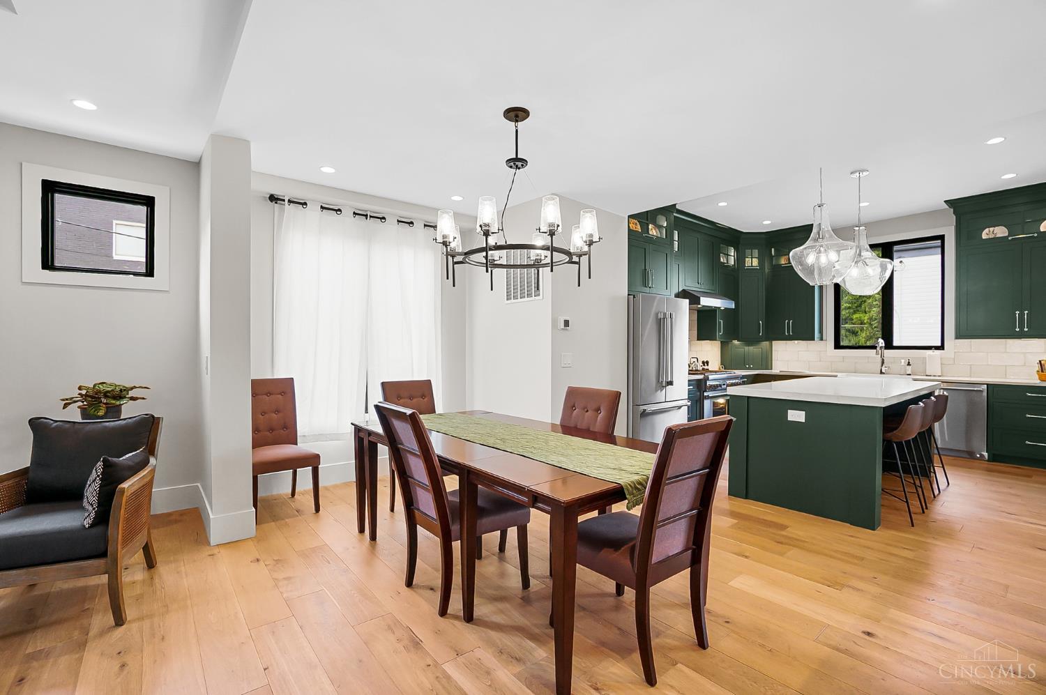 Cincinnati, Ohio, 45202, United States, 3 Bedrooms Bedrooms, ,4 BathroomsBathrooms,Residential,Active,1922745