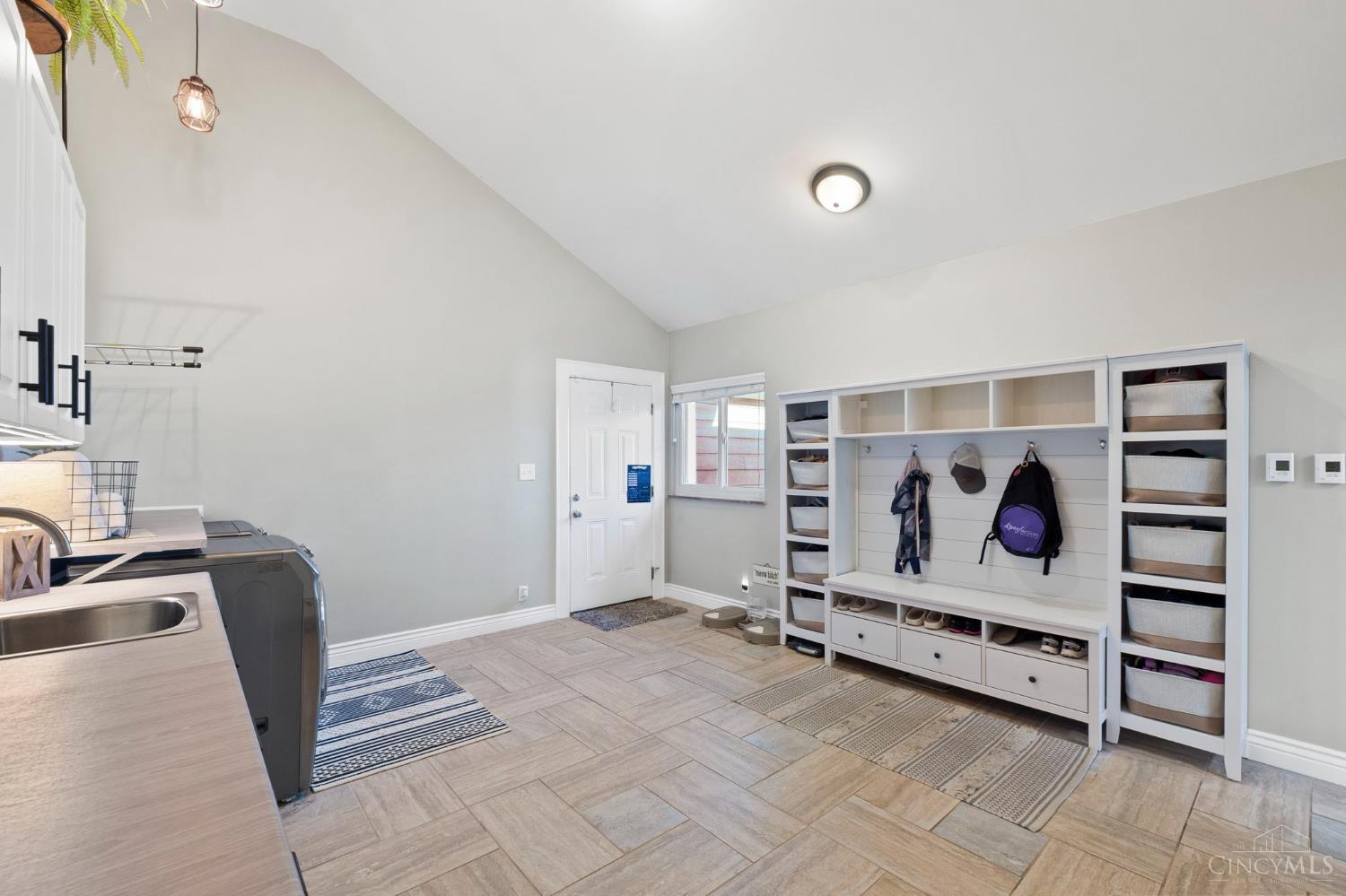 West Chester, Ohio, 45011, United States, 4 Bedrooms Bedrooms, ,6 BathroomsBathrooms,Residential,Active,1987249