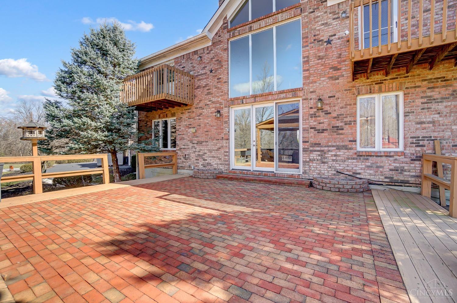 Union Twp, Ohio, 45244, United States, 4 Bedrooms Bedrooms, ,5 BathroomsBathrooms,Residential,Pending,1722734