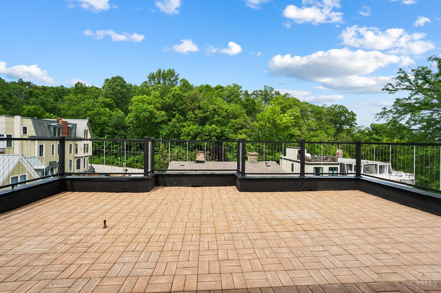 Cincinnati, Ohio, 45202, United States, 3 Bedrooms Bedrooms, ,4 BathroomsBathrooms,Residential,Active,1922745