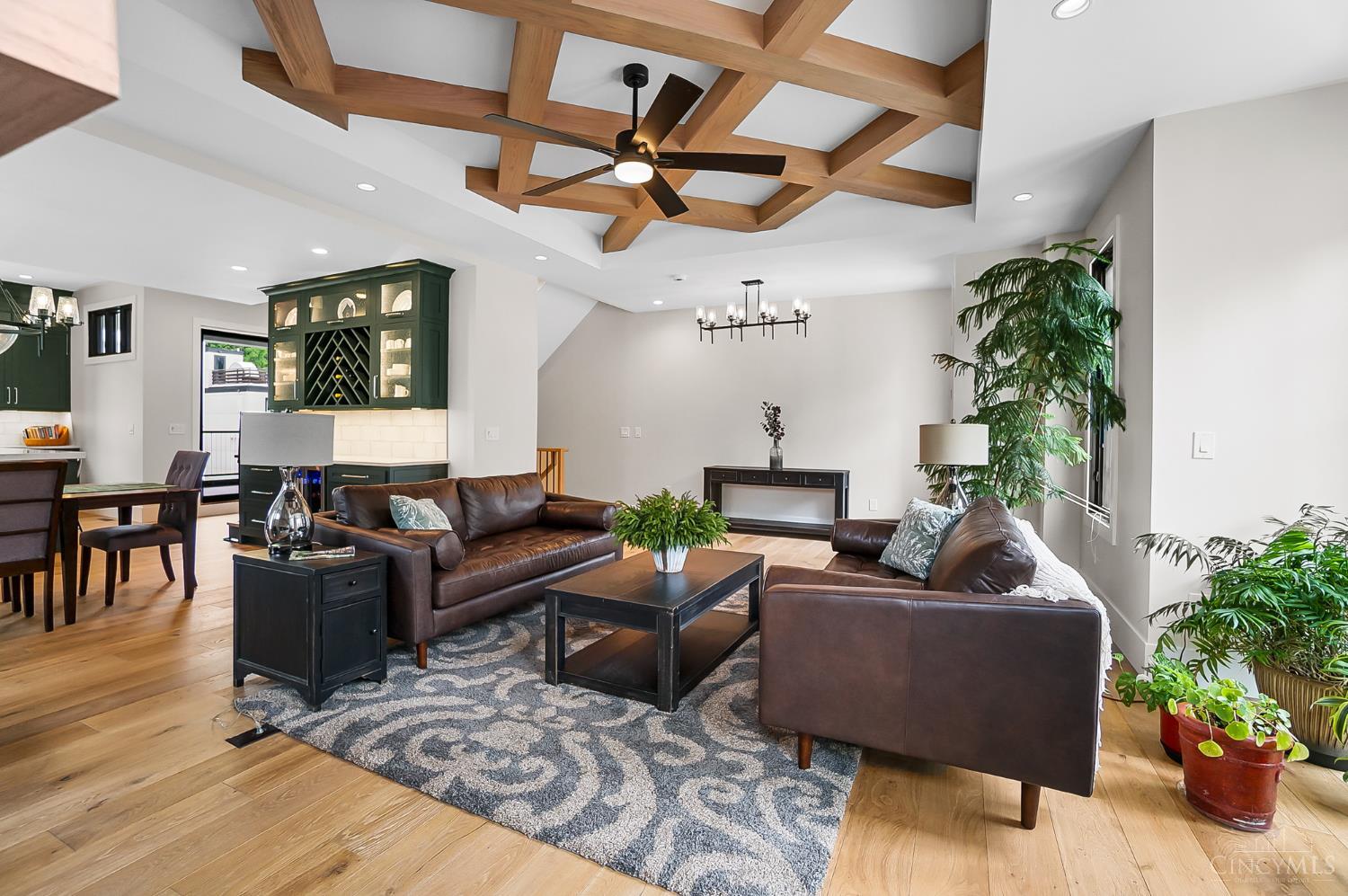 Cincinnati, Ohio, 45202, United States, 3 Bedrooms Bedrooms, ,4 BathroomsBathrooms,Residential,Active,1922745