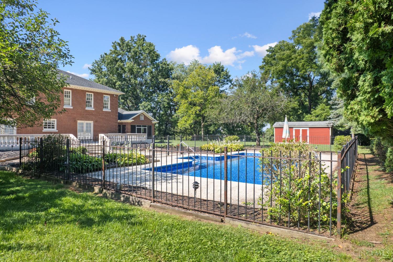 Evendale, Ohio, 45241, United States, 4 Bedrooms Bedrooms, ,4 BathroomsBathrooms,Residential,Active,1920230