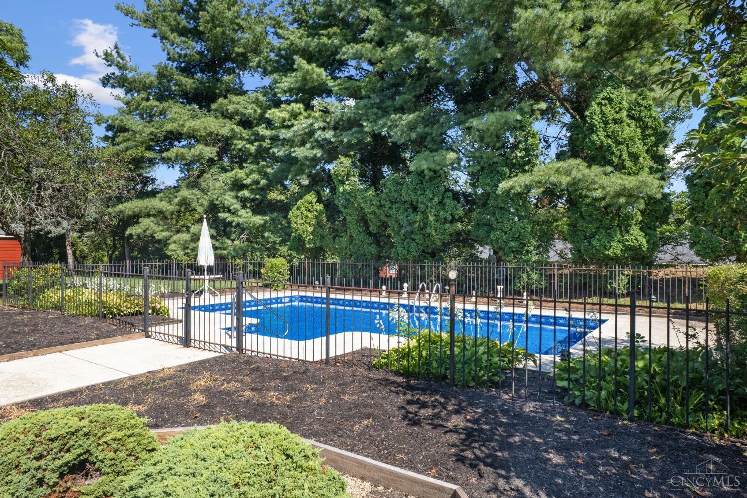 Evendale, Ohio, 45241, United States, 4 Bedrooms Bedrooms, ,4 BathroomsBathrooms,Residential,Active,1920230