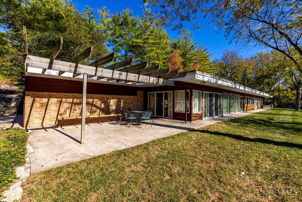 Indian Hill, Ohio, 45243, United States, 4 Bedrooms Bedrooms, ,2 BathroomsBathrooms,Residential,Active,1986910