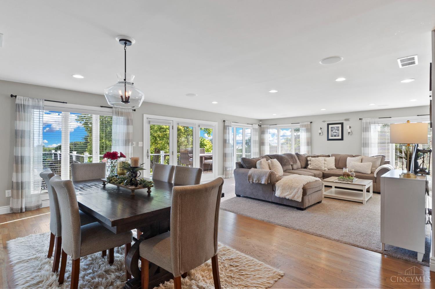 West Chester, Ohio, 45011, United States, 4 Bedrooms Bedrooms, ,6 BathroomsBathrooms,Residential,Active,1987249