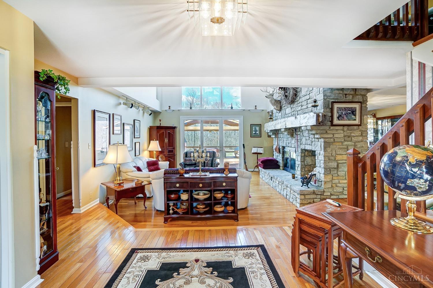 Union Twp, Ohio, 45244, United States, 4 Bedrooms Bedrooms, ,5 BathroomsBathrooms,Residential,Pending,1722734