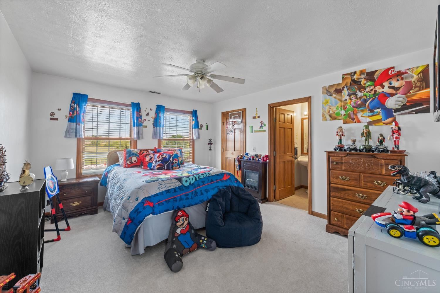 Wayne Twp, Ohio, 45067, United States, 5 Bedrooms Bedrooms, ,6 BathroomsBathrooms,Residential,Active,1892390