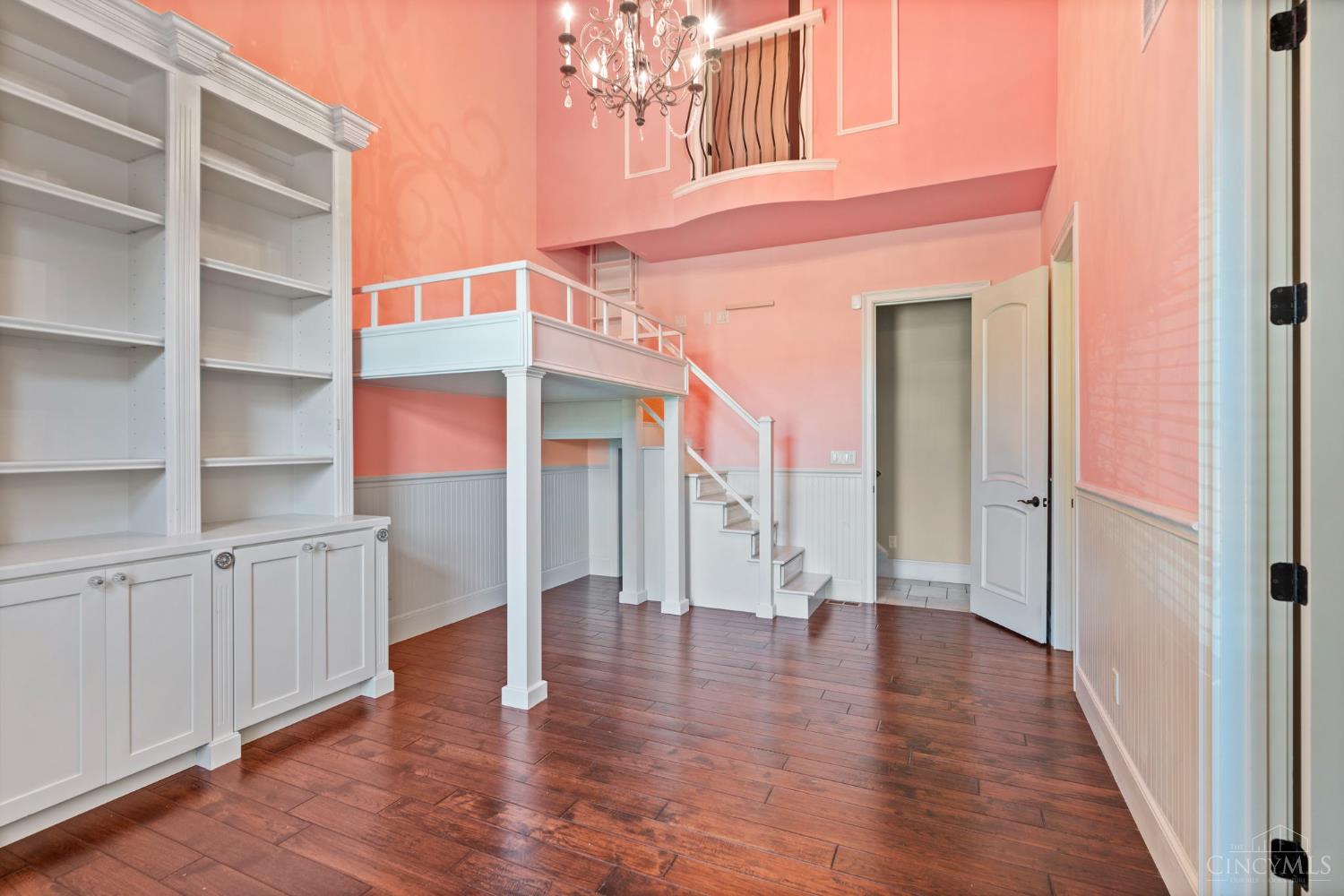 Deerfield Twp., Ohio, 45040, United States, 6 Bedrooms Bedrooms, ,8 BathroomsBathrooms,Residential,Active,1904704