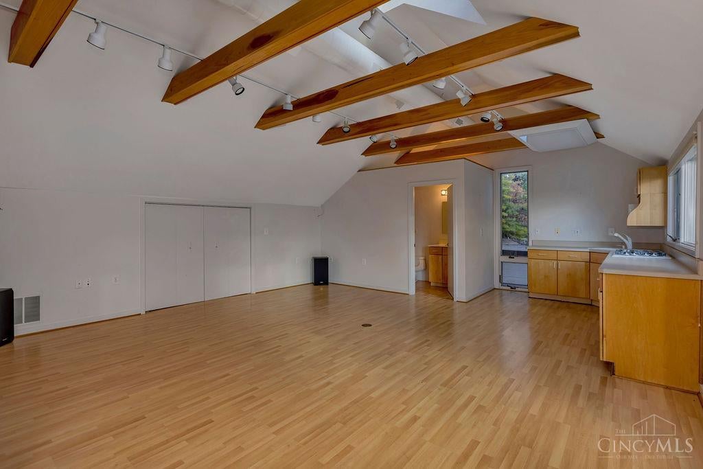 Indian Hill, Ohio, 45243, United States, 4 Bedrooms Bedrooms, ,2 BathroomsBathrooms,Residential,Active,1986910