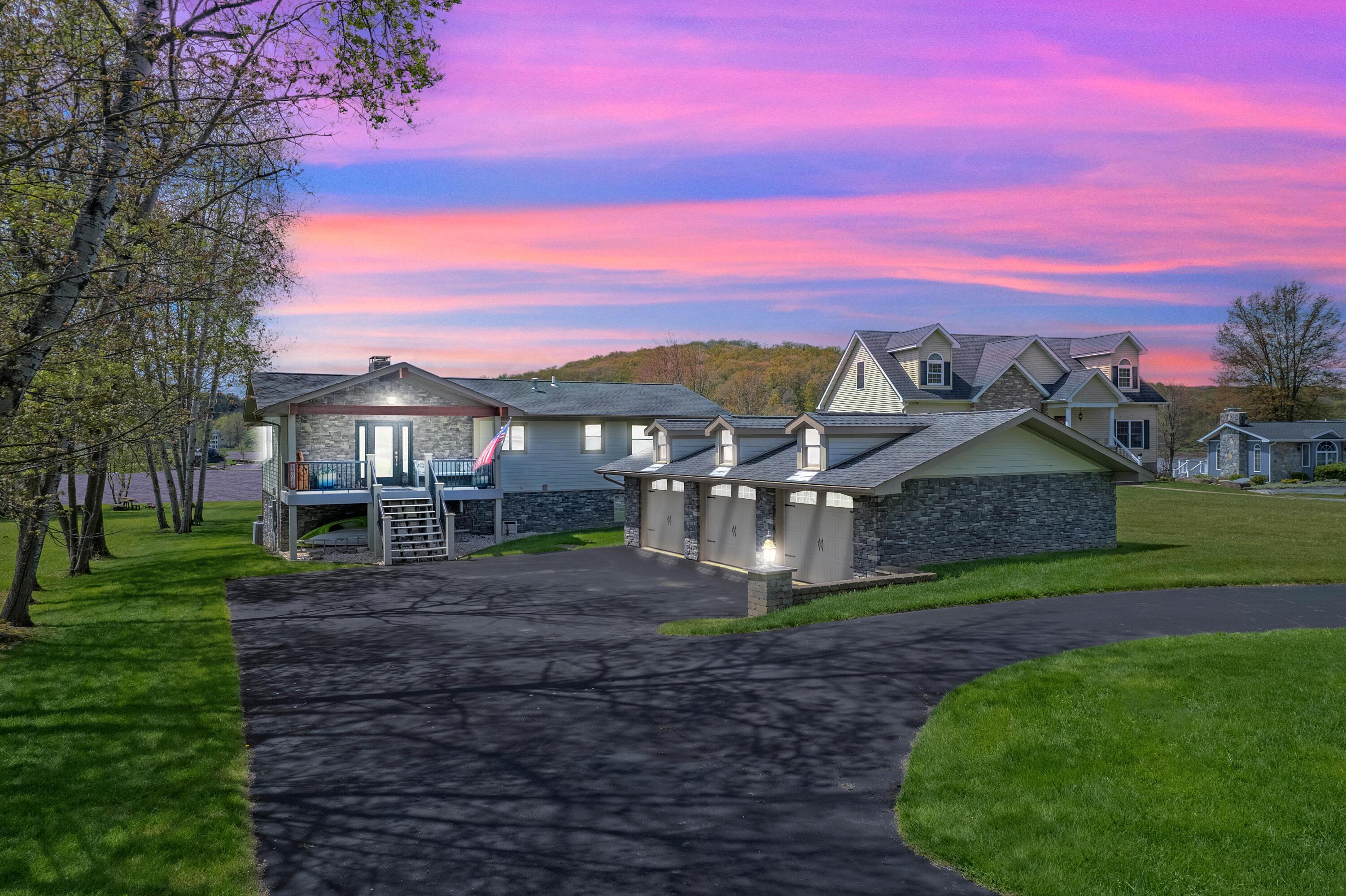 Dubois, Pennsylvania, 15801, United States, ,4 BathroomsBathrooms,Residential,Active,1820827