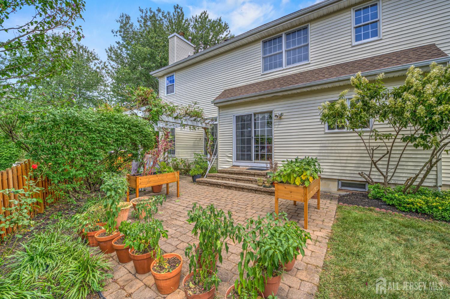 Plainsboro, New Jersey, 08536, United States, 5 Bedrooms Bedrooms, ,4 BathroomsBathrooms,Residential,Contingent,1993683