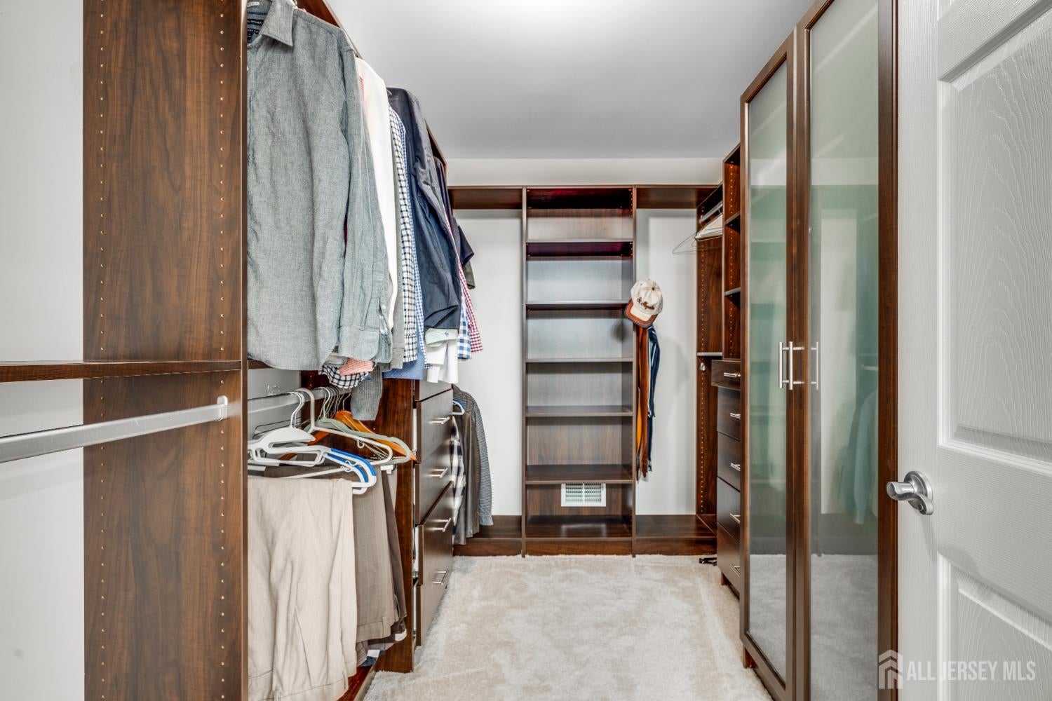 South Brunswick, New Jersey, 08816, United States, 5 Bedrooms Bedrooms, ,5 BathroomsBathrooms,Residential,Active,2009140