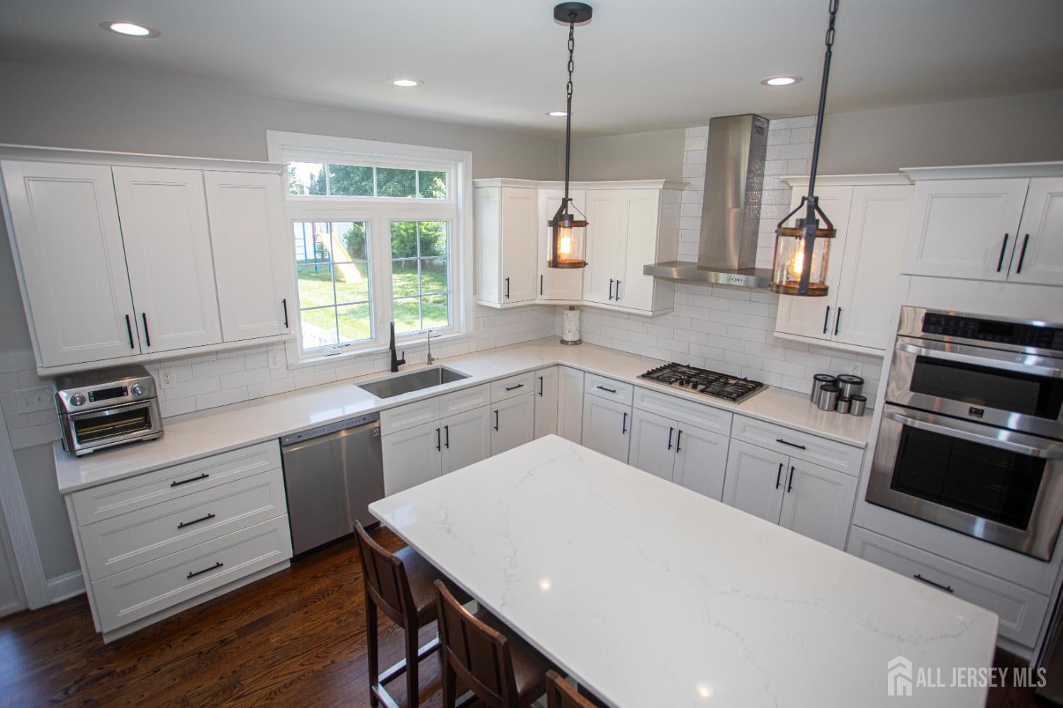 East Brunswick, New Jersey, 08816, United States, 5 Bedrooms Bedrooms, ,4 BathroomsBathrooms,Residential,Active,1899930