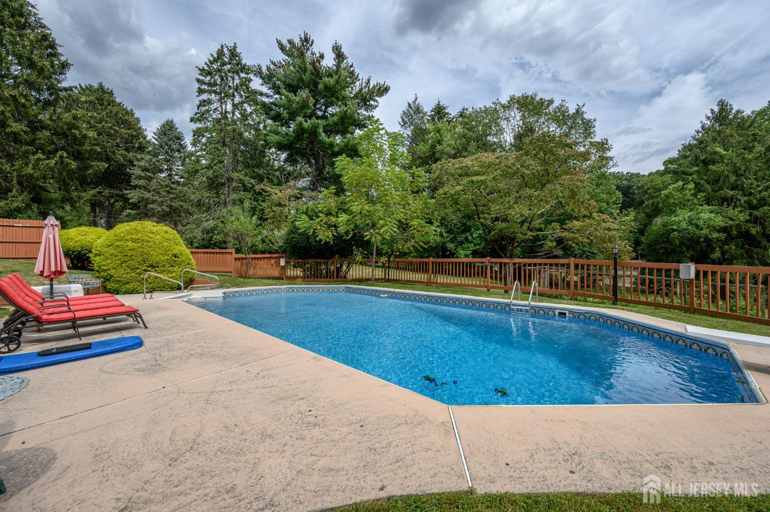 Holmdel, New Jersey, 07733, United States, 4 Bedrooms Bedrooms, ,3 BathroomsBathrooms,Residential,Active,1962178