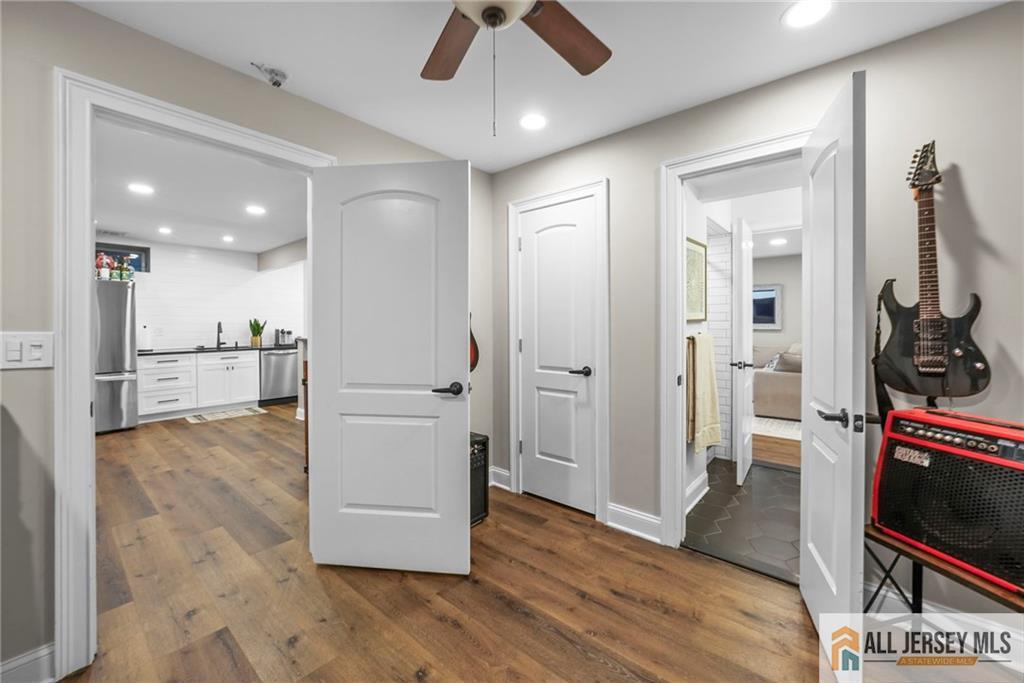 Colonia, New Jersey, 07067, United States, 5 Bedrooms Bedrooms, ,5 BathroomsBathrooms,Residential,Active,2006831