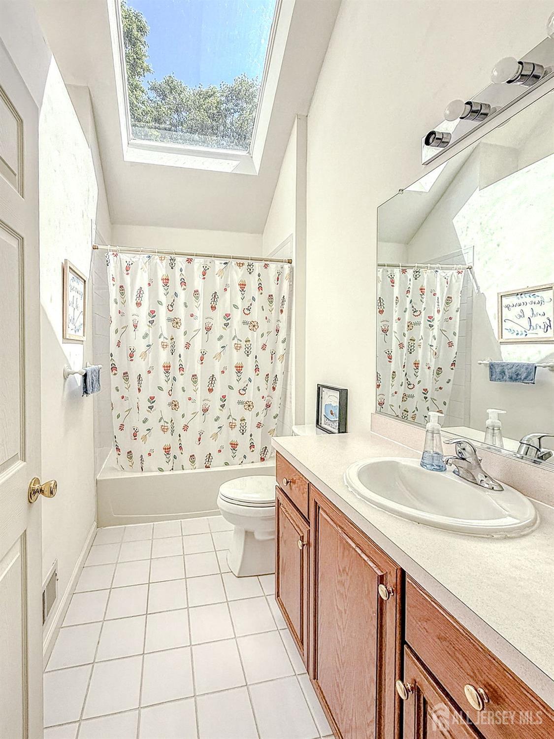 East Brunswick, New Jersey, 08816, United States, 4 Bedrooms Bedrooms, ,3 BathroomsBathrooms,Residential,Active,1877769