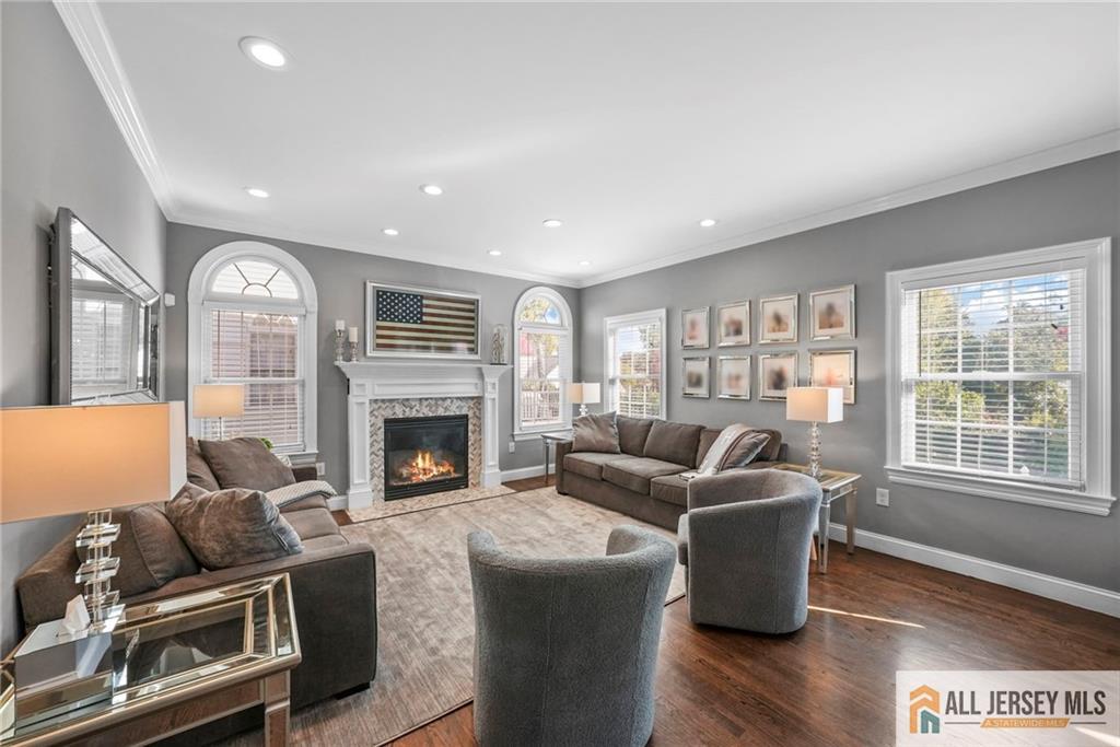 Colonia, New Jersey, 07067, United States, 5 Bedrooms Bedrooms, ,5 BathroomsBathrooms,Residential,Active,2006831