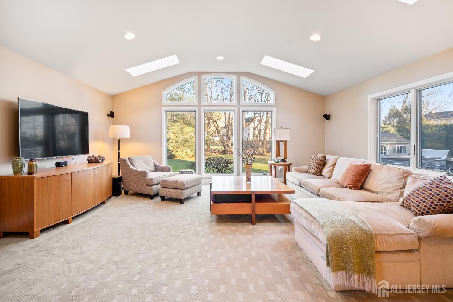 East Brunswick, New Jersey, 08816, United States, 6 Bedrooms Bedrooms, ,7 BathroomsBathrooms,Residential,Active,2007112