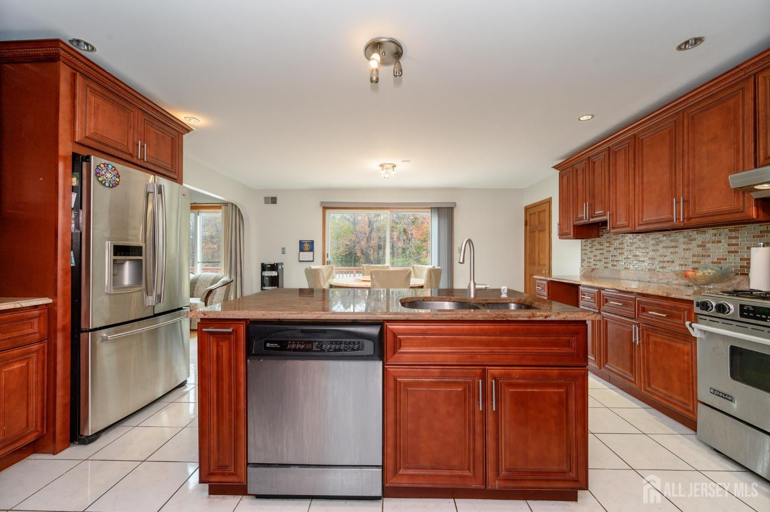 South Brunswick, New Jersey, 08852, United States, 5 Bedrooms Bedrooms, ,6 BathroomsBathrooms,Residential,Active,1987203