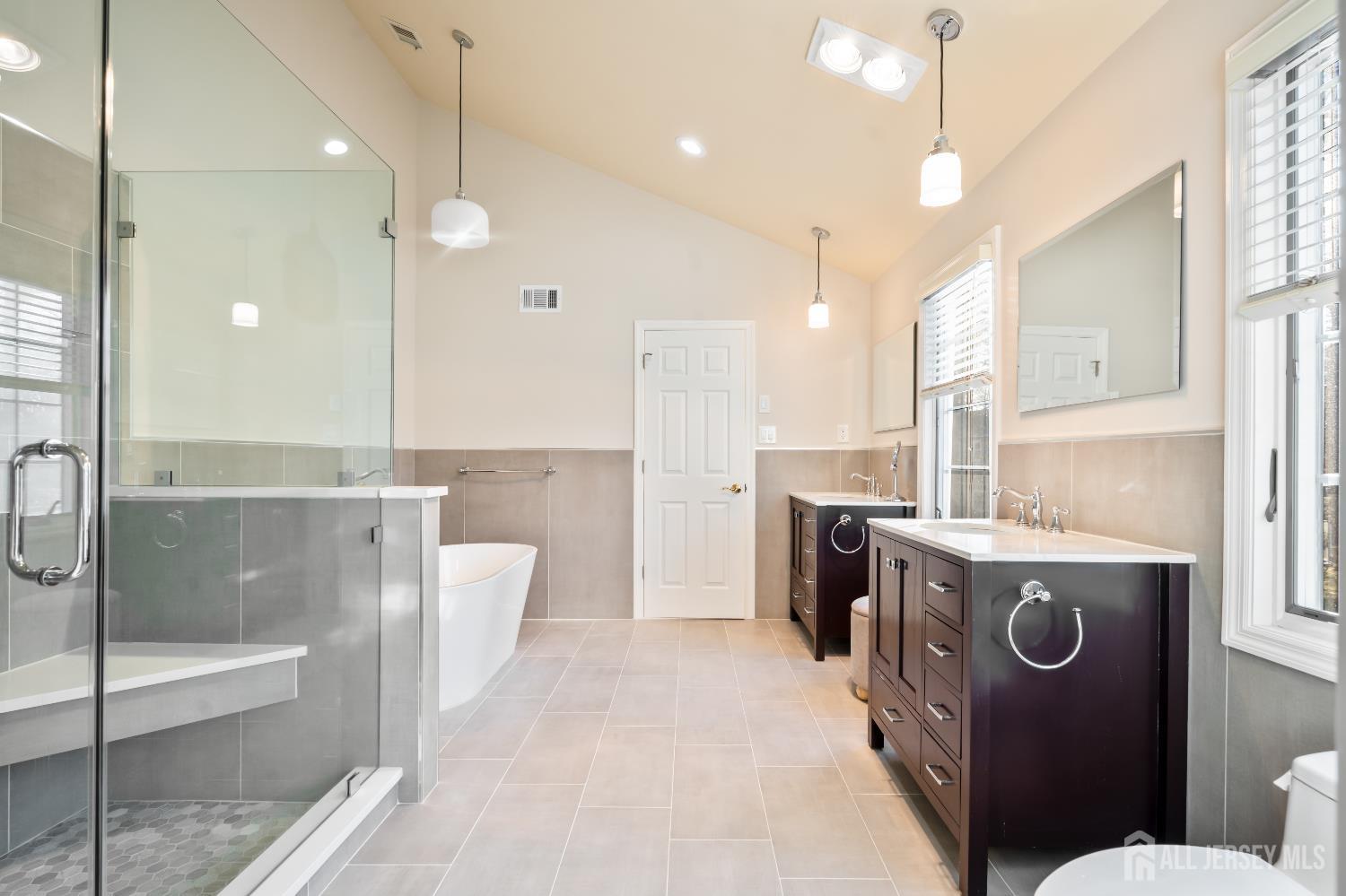 East Brunswick, New Jersey, 08816, United States, 6 Bedrooms Bedrooms, ,7 BathroomsBathrooms,Residential,Active,2007112