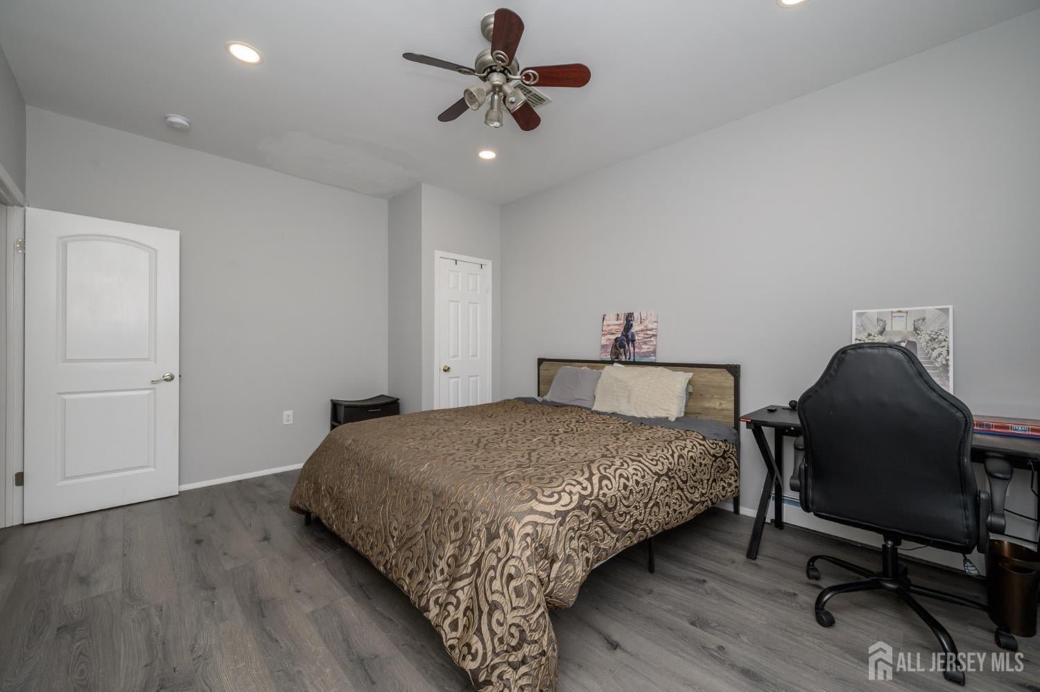 Manalapan, New Jersey, 07726, United States, 6 Bedrooms Bedrooms, ,4 BathroomsBathrooms,Residential,Active,1929408