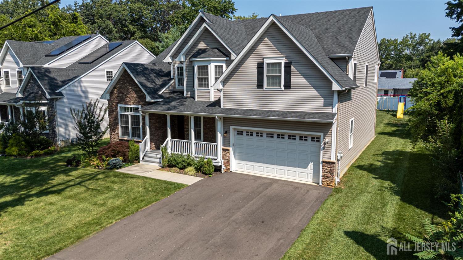 East Brunswick, New Jersey, 08816, United States, 5 Bedrooms Bedrooms, ,4 BathroomsBathrooms,Residential,Active,1899930
