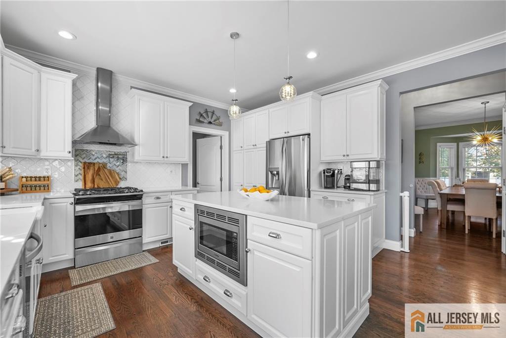 Colonia, New Jersey, 07067, United States, 5 Bedrooms Bedrooms, ,5 BathroomsBathrooms,Residential,Active,2006831